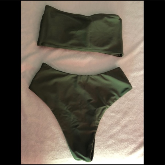 Green bathing suit - Picture 2 of 4